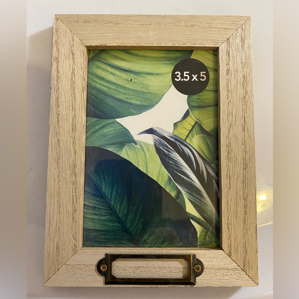 NWT 3.5 x 5 inch wood picture frame with label holder